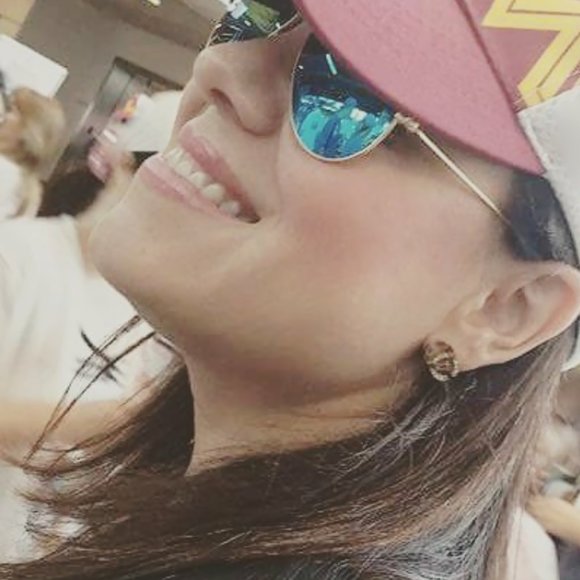 Hi! I'm Marie. PLEASE STAY SAFE!πΊπΈ β€οΈ - Picture 2 of 2